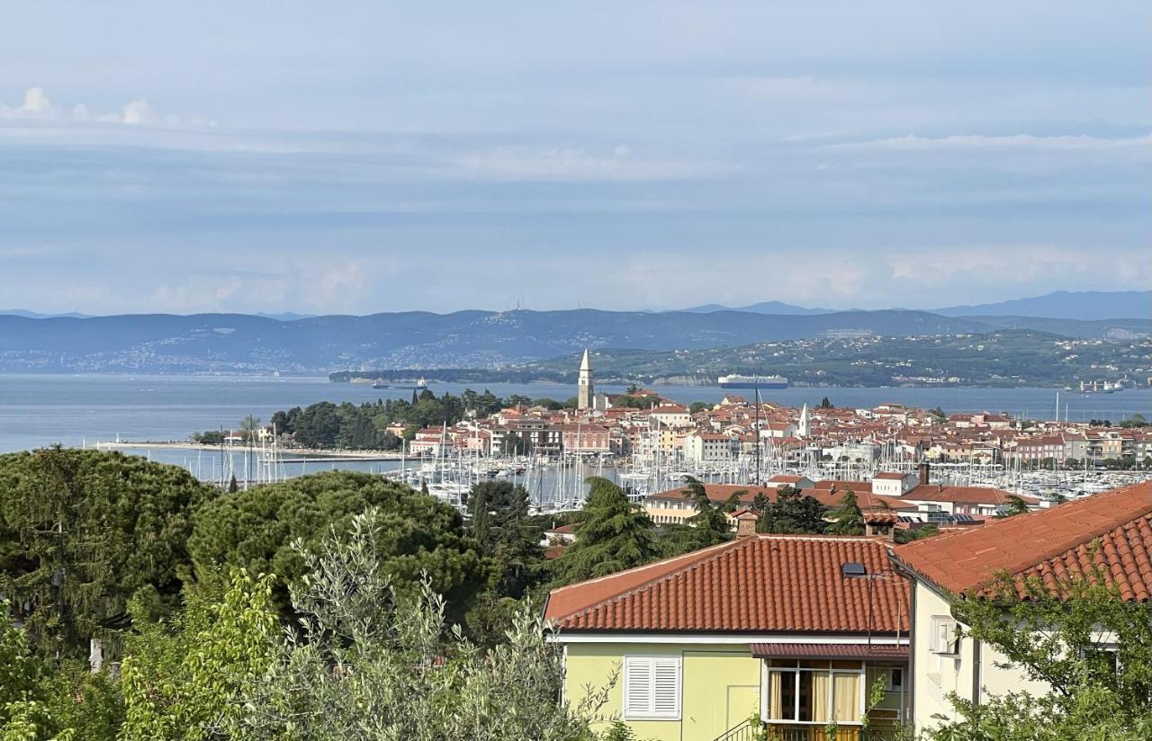 Magnolia Apartments Izola Esterno foto